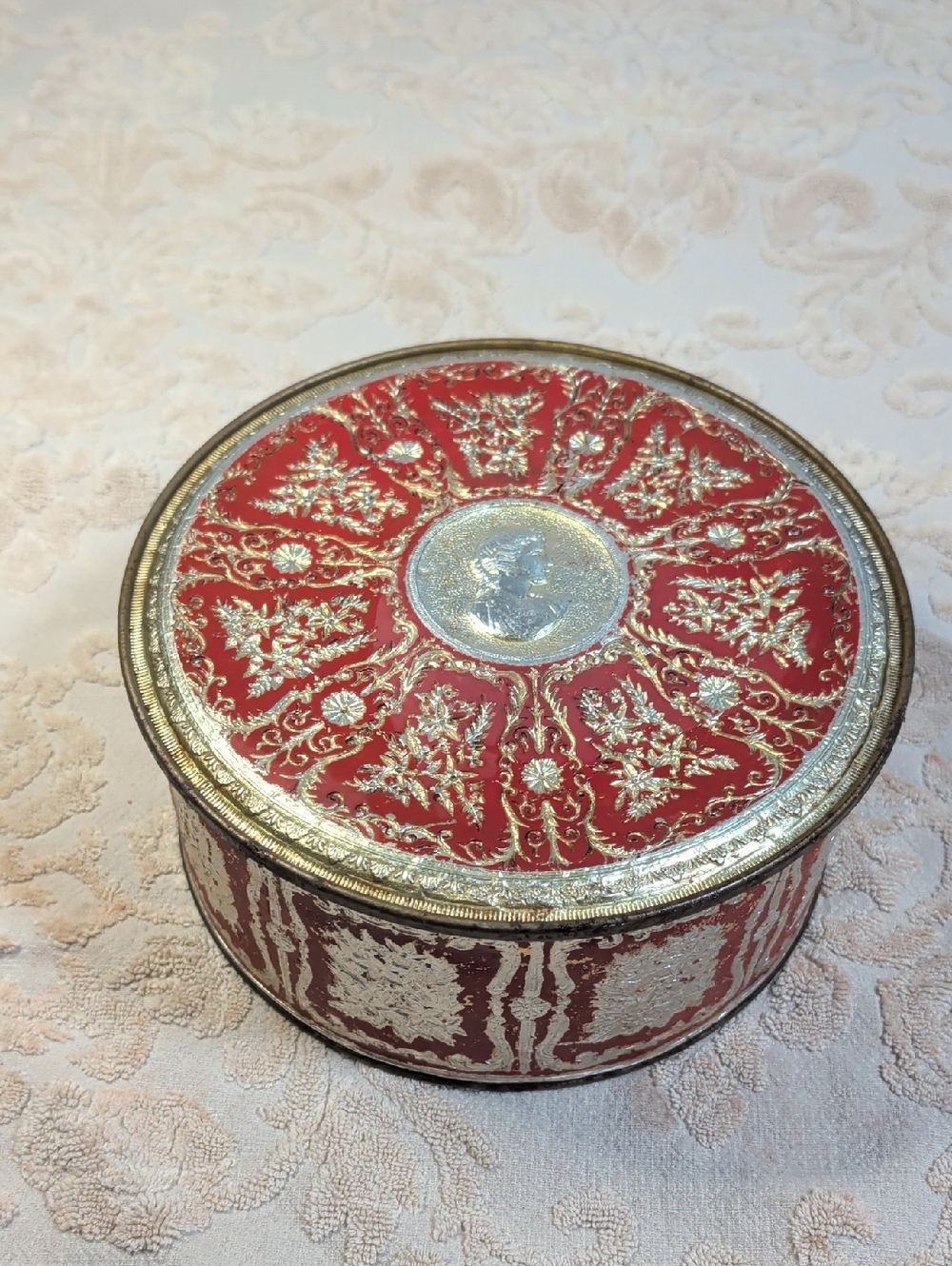 Vintage 1950's Collectible Guildcraft Metal Tin Made In NYC